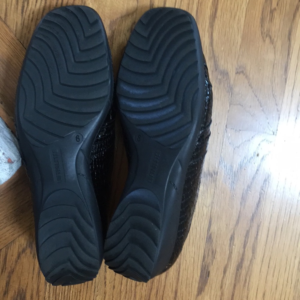 Shoes - Picture 3 of 4